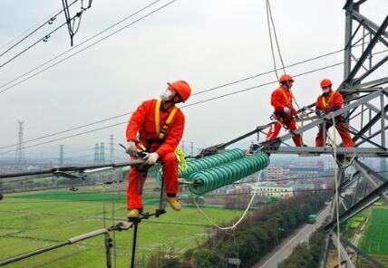 首批返甬電力“空中飛人”復工