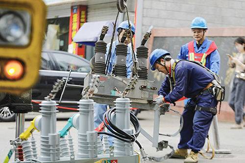 國(guó)網(wǎng)寧波市鄞州區(qū)供電公司推進(jìn)線路落地電靚美麗新城鎮(zhèn)建設(shè)