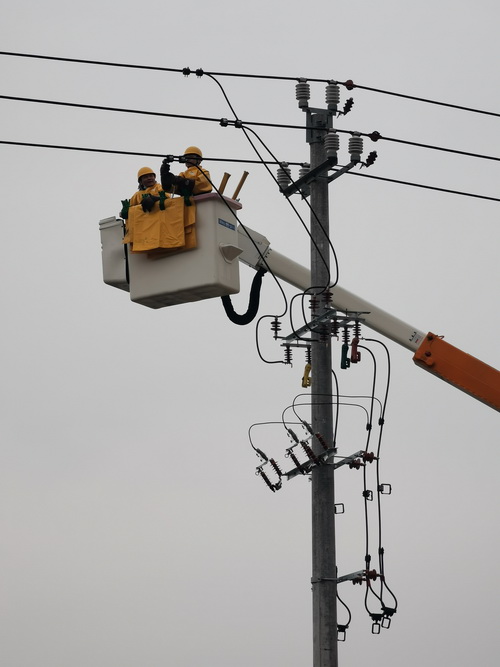 國網霞浦供電公司開展新型不停電檢修 確保電網穩(wěn)定運行