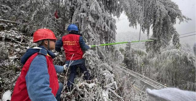 國網(wǎng)隆回縣供電公司積極應對低溫寒潮天氣 全力做好電力供應保障