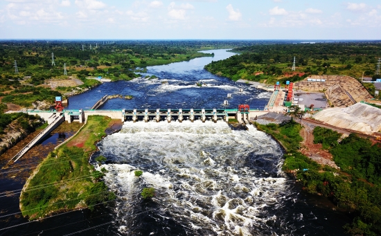 中國電建設計承建的烏干達最大水電站首臺機組并網發(fā)電