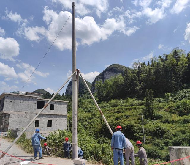 貴州畢節(jié)市郊供電局：電足烤出“黃金葉”